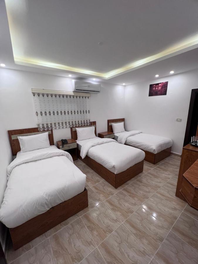 Petra Family Hotel Wadi Musa Extérieur photo